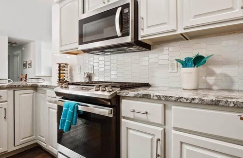 Leadville North House | 4BR Cozy Retreat - Hot Tub, Grill, Mountain Views