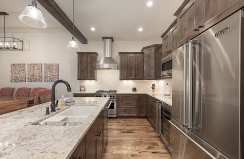 Old Town House | 4BR townhouse w/hot tub, fireplace & slope views