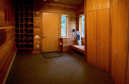 Baldy Mountain House | 5 Bdr Home Close to Peak 9, Huge Yard, Creek and Aspen Grove,
