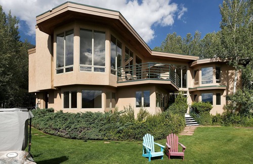 Red Mountain House | 5 Bedroom Red Mountain Home With Amazing Views