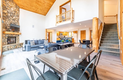 Blue River House | 5 mins to Breck, Mtn View, Hikes Galore!