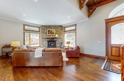 Woodland Park House | 507 m² House ∙ 5 bedrooms ∙ 10 guests