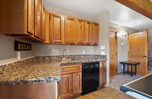 Wildernest House | 5100 Sq Ft Mountain Home/Game Room/Hot Tub/3 Living Areas