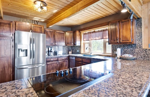 Wildernest House | 5100 Sq Ft Mountain Home/Game Room/Hot Tub/3 Living Areas