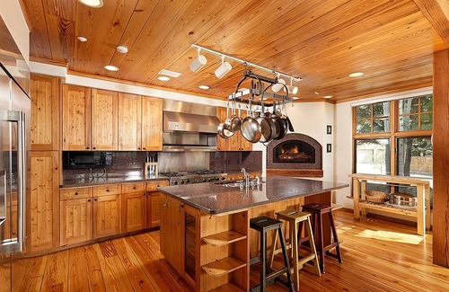 Aspen House | 517 m² House ∙ 6 bedrooms ∙ 14 guests