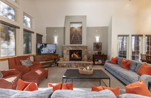 Peak 8 House | 525 m² House ∙ 7 bedrooms ∙ 25 guests