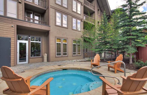 Copper Mountain Village Condo | 53 m² Condo ∙ 1 bedroom ∙ 4 guests