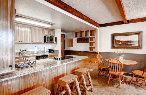 Peak 9 Condo | 56 m² Condo ∙ 1 bedroom ∙ 4 guests