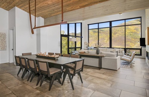 Highland Meadows House | 593 m² House ∙ 5 bedrooms ∙ 14 guests