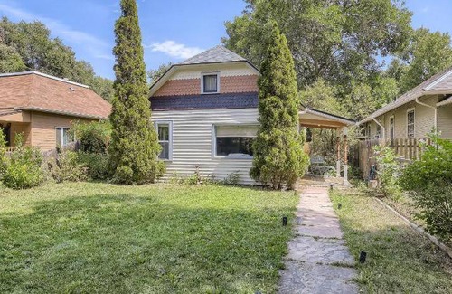 Longmont House | 62 m² House ∙ 2 bedrooms ∙ 4 guests