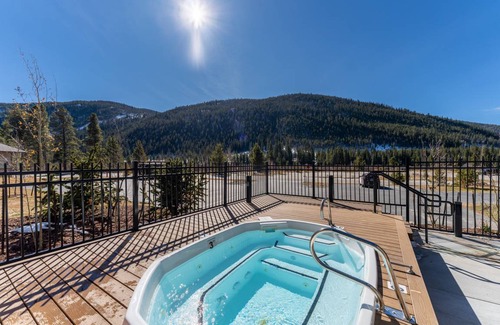 Lakeside Village Apartment | 64 m² Apartment ∙ 1 bedroom ∙ 4 guests