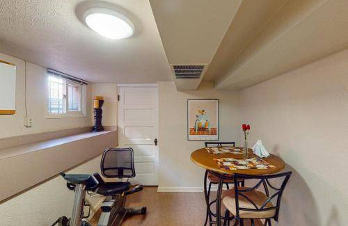 Lincoln Park Apartment | 65 m² Apartment ∙ 1 bedroom ∙ 2 guests