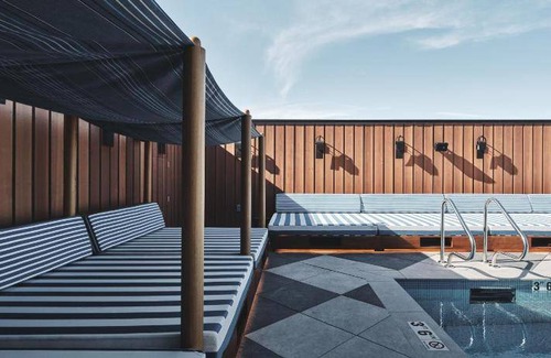 Cherry Creek Hotel | 68 m² Hotel ∙ 127 guests