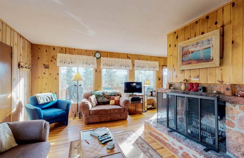 Woodland Park Cabin | 70 m² Cabin ∙ 2 bedrooms ∙ 6 guests