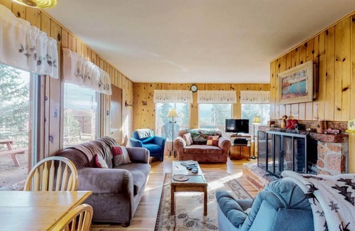 Woodland Park Cabin | 70 m² Cabin ∙ 2 bedrooms ∙ 6 guests