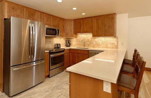 Aspen House | 700 Monarch 205, Deluxe Condo with Private Deck & Mountain Views Located 1 Block to Ski Lift