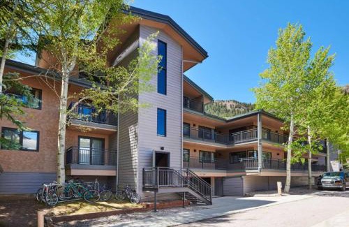Aspen House | 700 Monarch 302
