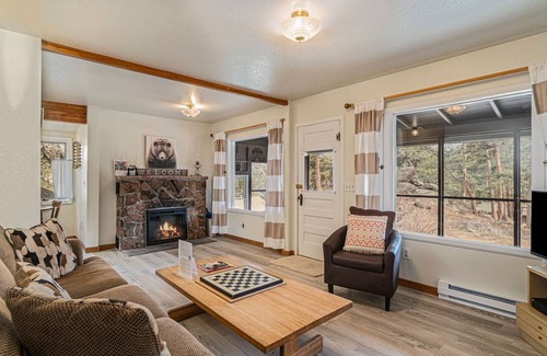 Estes Park Cabin | 80 m² Cabin ∙ 2 bedrooms ∙ 6 guests
