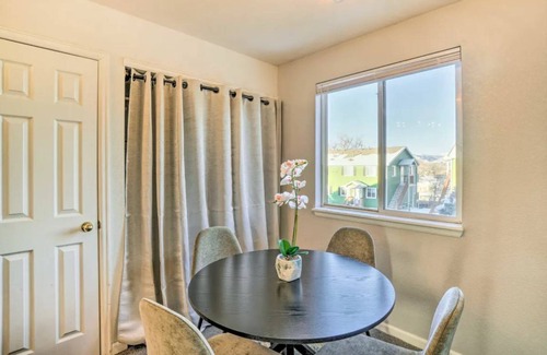 Englewood Condo | 80 m² Condo ∙ 2 bedrooms ∙ 4 guests