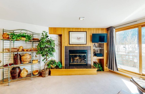 Mountain House Condo | 81 m² Condo ∙ 1 bedroom ∙ 4 guests