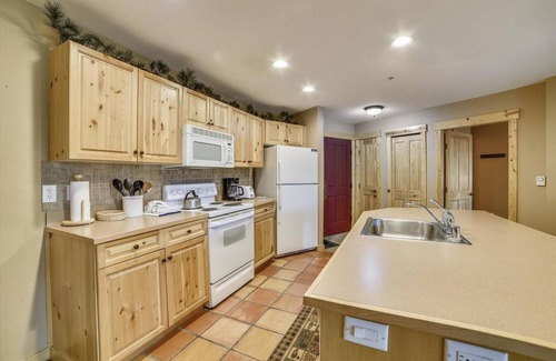 Copper Mountain Village Condo | 81 m² Condo ∙ 2 bedrooms ∙ 6 guests
