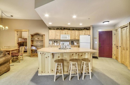 Copper Mountain Village Condo | 81 m² Condo ∙ 2 bedrooms ∙ 6 guests