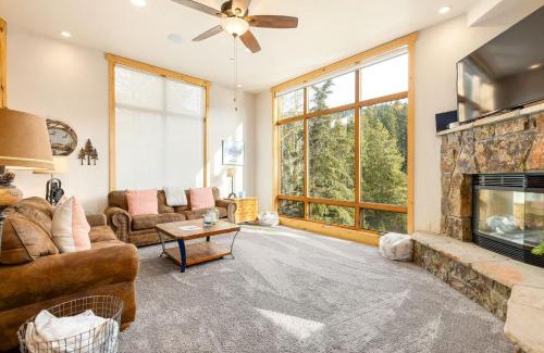 River Run Apartment | 8201 Mill Creek - Private Hot Tub! condo