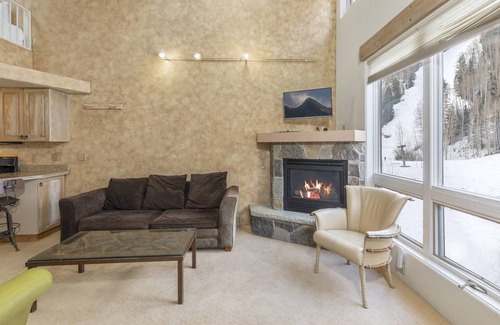 Telluride Apartment | 84 m² Apartment ∙ 2 bedrooms ∙ 6 guests