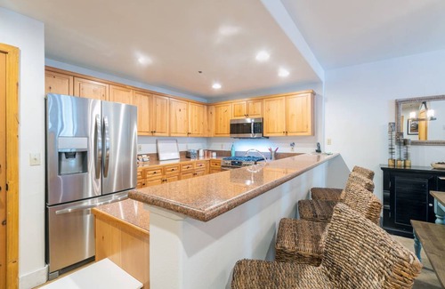 Mountain Village Condo | 84 m² Condo ∙ 1 bedroom ∙ 2 guests