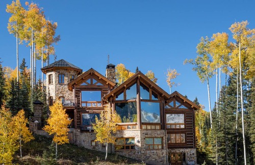 Mountain Village House | 845 m² House ∙ 6 bedrooms ∙ 14 guests