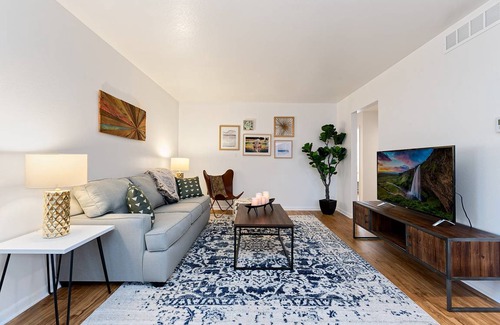 University Acres Condo | 85 m² Condo ∙ 2 bedrooms ∙ 6 guests