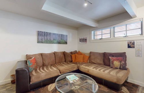 Downtown Condo | 86 m² Condo ∙ 2 bedrooms ∙ 4 guests