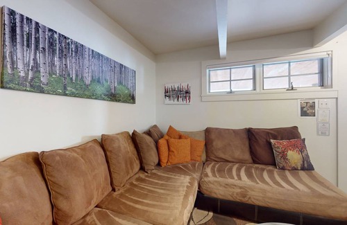 Downtown Condo | 86 m² Condo ∙ 2 bedrooms ∙ 4 guests