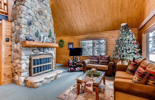Valley of the Sun Cabin | 89 m² Cabin ∙ 2 bedrooms ∙ 4 guests