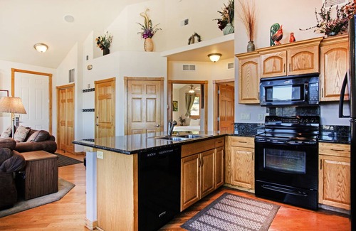 Estes Park Condo | 91 m² Condo ∙ 2 bedrooms ∙ 6 guests