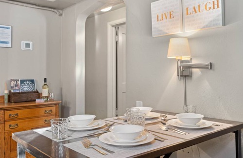 Old Town West Apartment | 93 m² Apartment ∙ 2 bedrooms ∙ 4 guests
