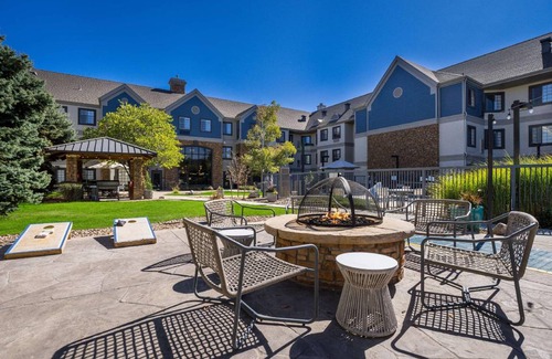 Lone Tree Hotel | 93 m² Hotel ∙ 2 bedrooms ∙ 127 guests