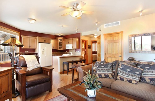 Estes Park Condo | 94 m² Condo ∙ 2 bedrooms ∙ 6 guests