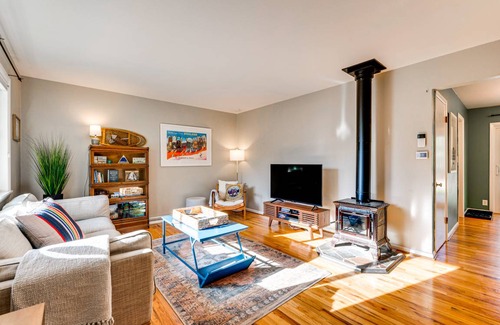 Baseline Sub House | 95 m² House ∙ 3 bedrooms ∙ 5 guests