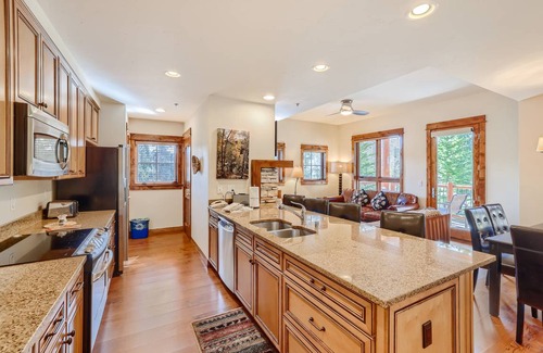 Four O'Clock Condo | 96 m² Condo ∙ 2 bedrooms ∙ 6 guests
