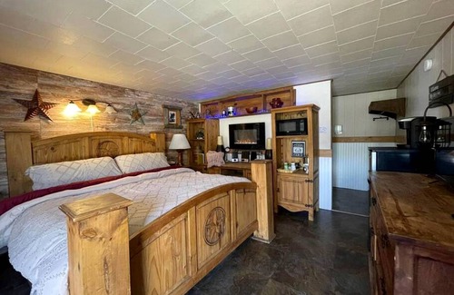 Howard Other | Accommodation ∙ 1 bedroom ∙ 2 guests