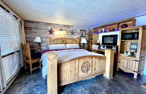 Howard Other | Accommodation ∙ 1 bedroom ∙ 2 guests