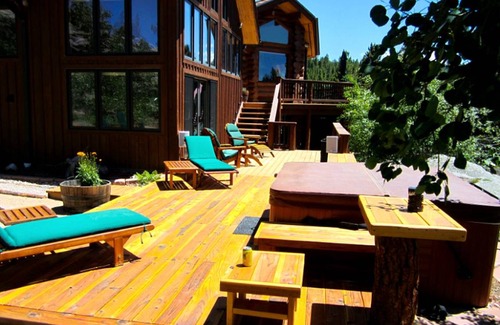 Black Hawk Other | Accommodation ∙ 1 bedroom ∙ 14 guests