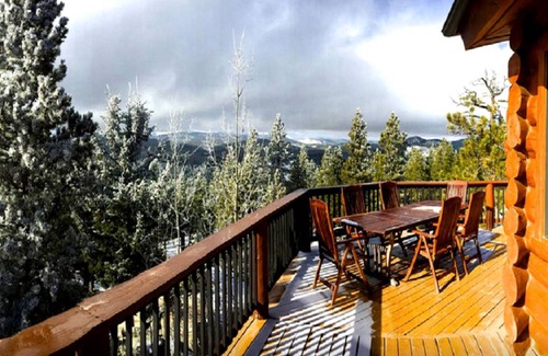 Black Hawk Other | Accommodation ∙ 1 bedroom ∙ 14 guests
