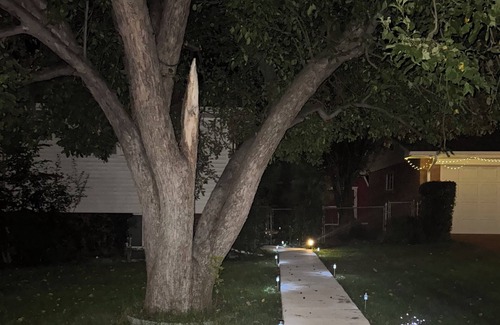 Lakewood House | Adorable Bungalow Suite located on the west side of Denver with WiFi, AC