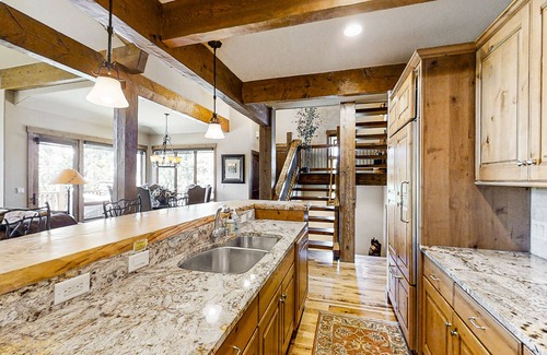 Winter Park House | Amazing 5-Bedroom Home Featuring Private Hot Tub/Washer & Dryer/Free WiFi/Deck