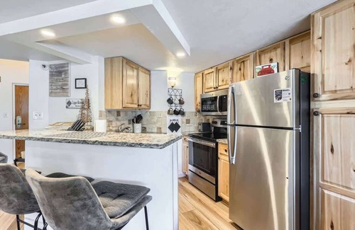 Copper Mountain Village Condo | Amazing Views! Walk to Copper's Center Village