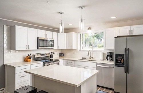 Ralston Valley House | Amazing Yard | HOT TUB | 4 Bed/3 Bath