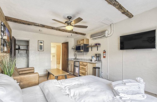 West Colorado Springs Apartment | Apartment ∙ 1 bedroom ∙ 2 guests