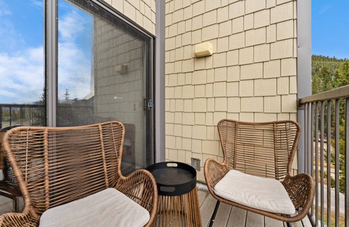 Lakeside Village Apartment | Apartment ∙ 2 bedrooms ∙ 7 guests